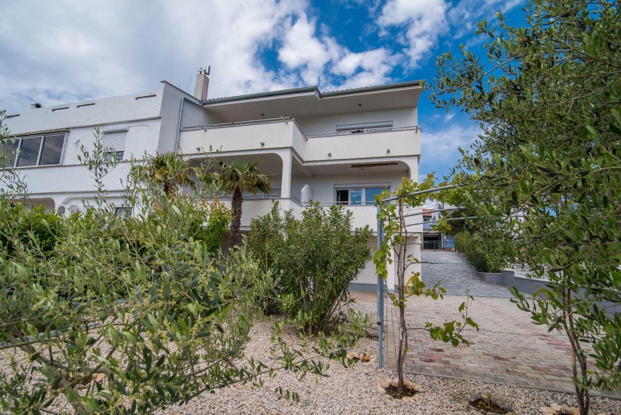קרק Apartments Oleander מראה חיצוני תמונה