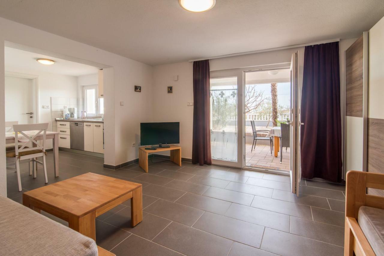 קרק Apartments Oleander מראה חיצוני תמונה